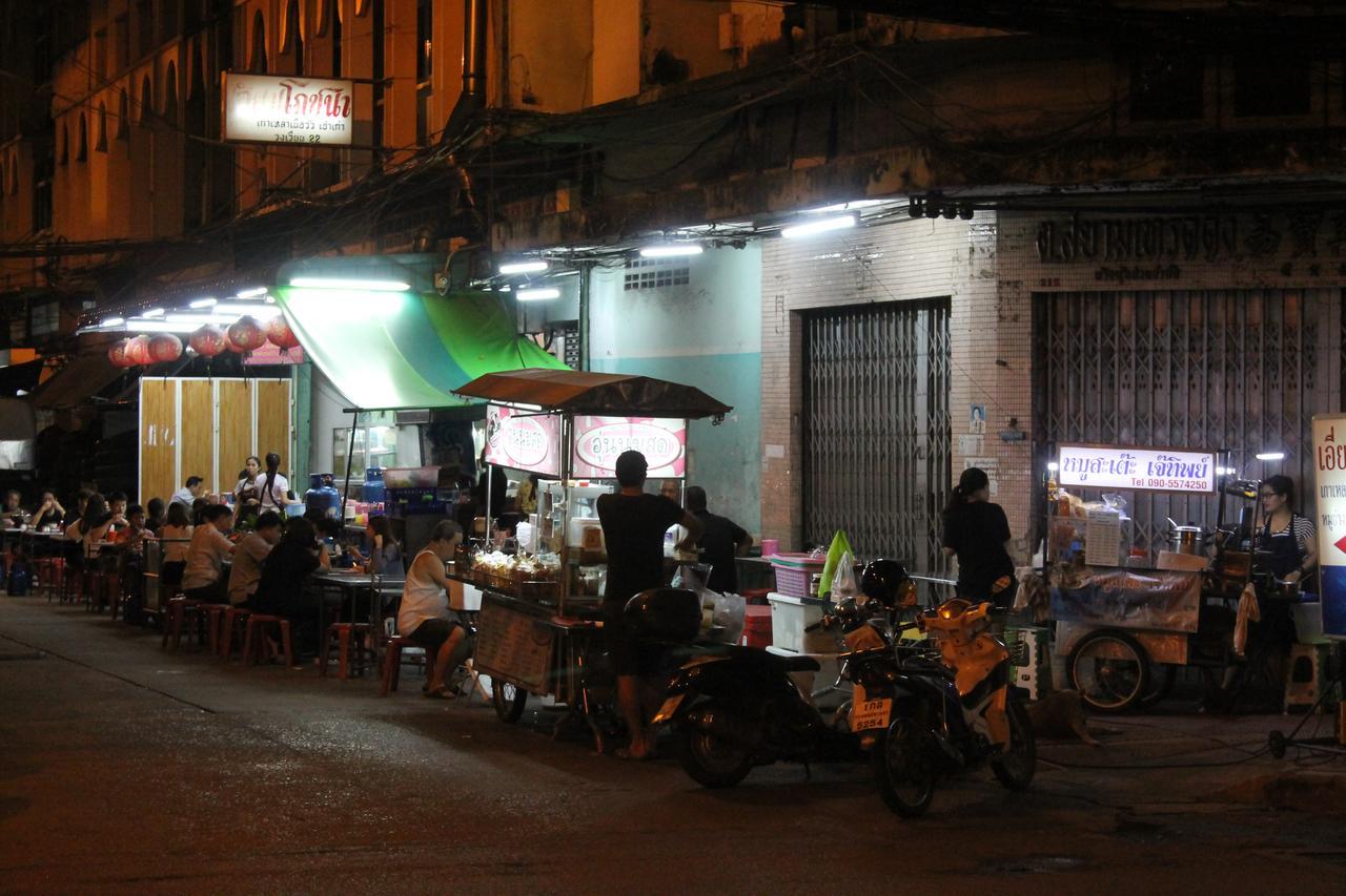 The Oasis Hostel Chinatown (Adults Only) Bangkok Exterior foto